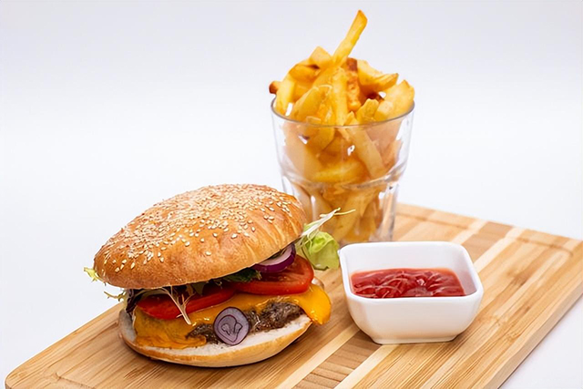 塔斯汀漢堡加盟費多少錢2024，塔斯汀漢堡加盟費及加盟條件明細