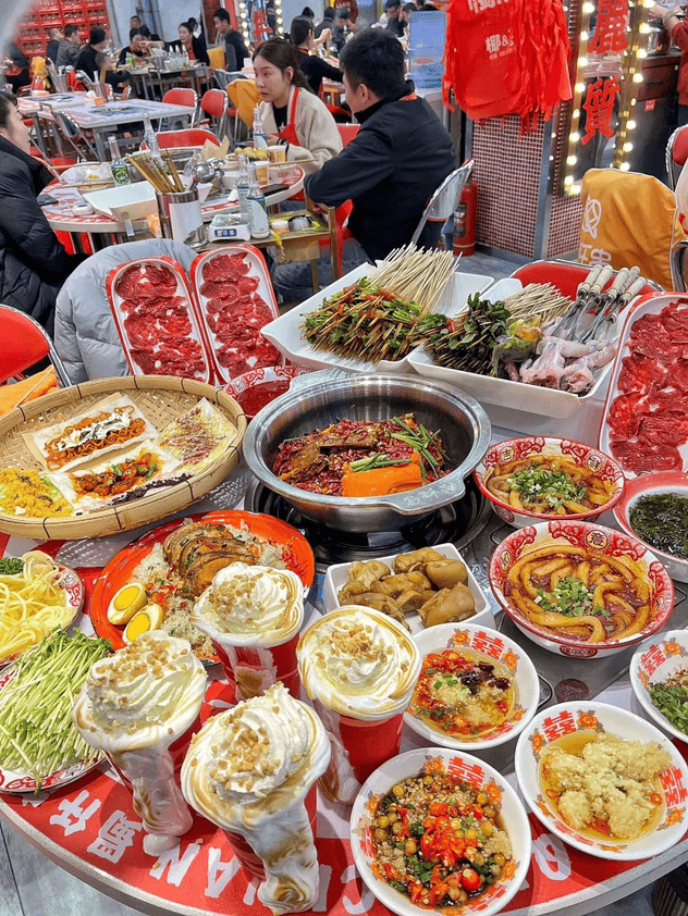 賣烤肉、進校園…...海底撈為何把這么多第一次給了西安？